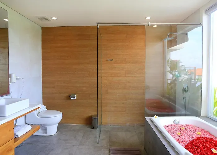 The Wina Villa Seminyak, Near Potato Head Beach Club Villa *